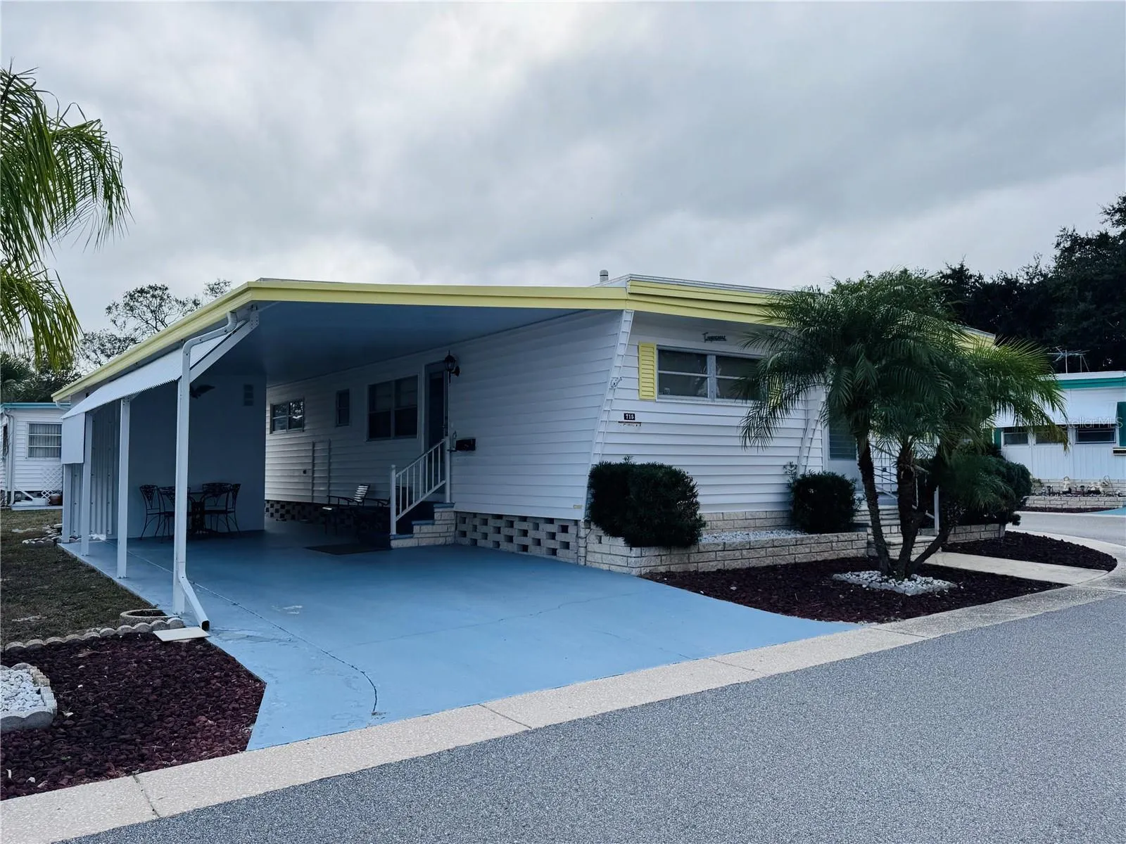 Carport room for two cars