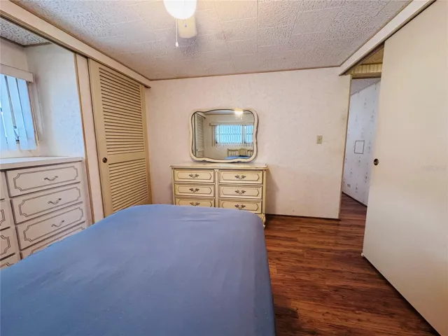 Guest room.