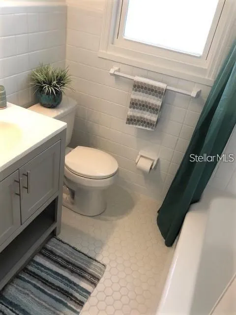 Bathroom with Tile Foor