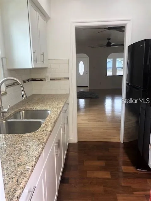 Alt Kitchen View 2