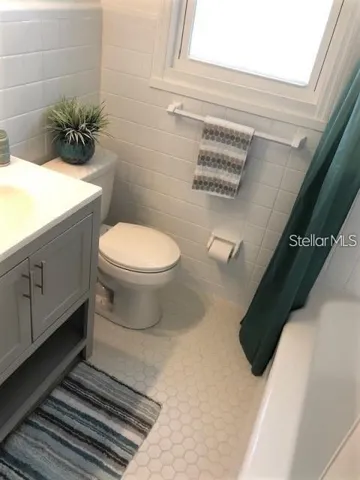 Bathroom with Tile Foor