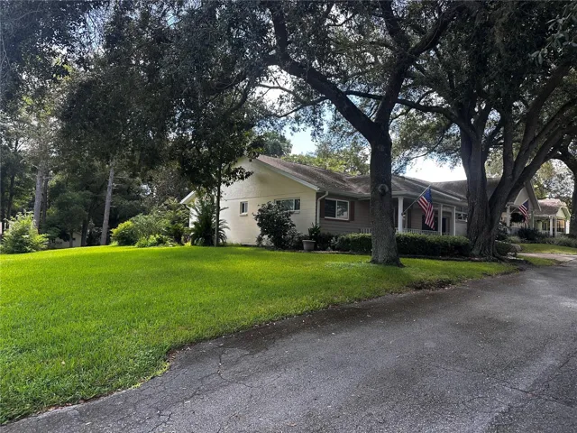 Corner lot end unit