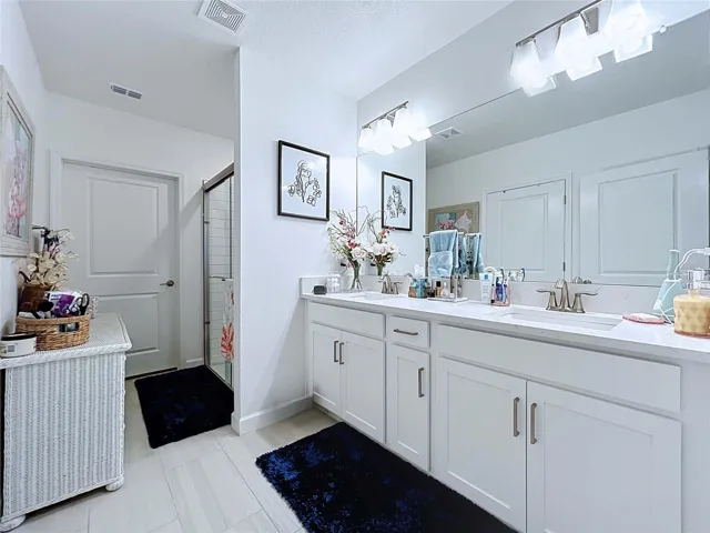 En Suite Bathroom