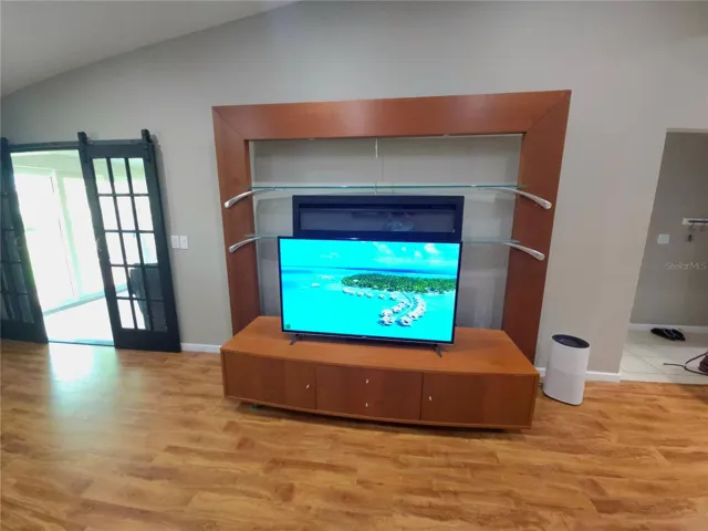 Entertainment center