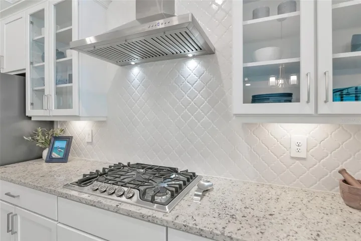 natural gas, gourmet kitchen with wall oven