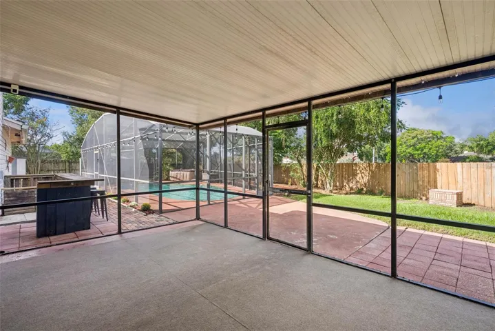 Covered Patio, Screened-In Pool, Outdoor Bar