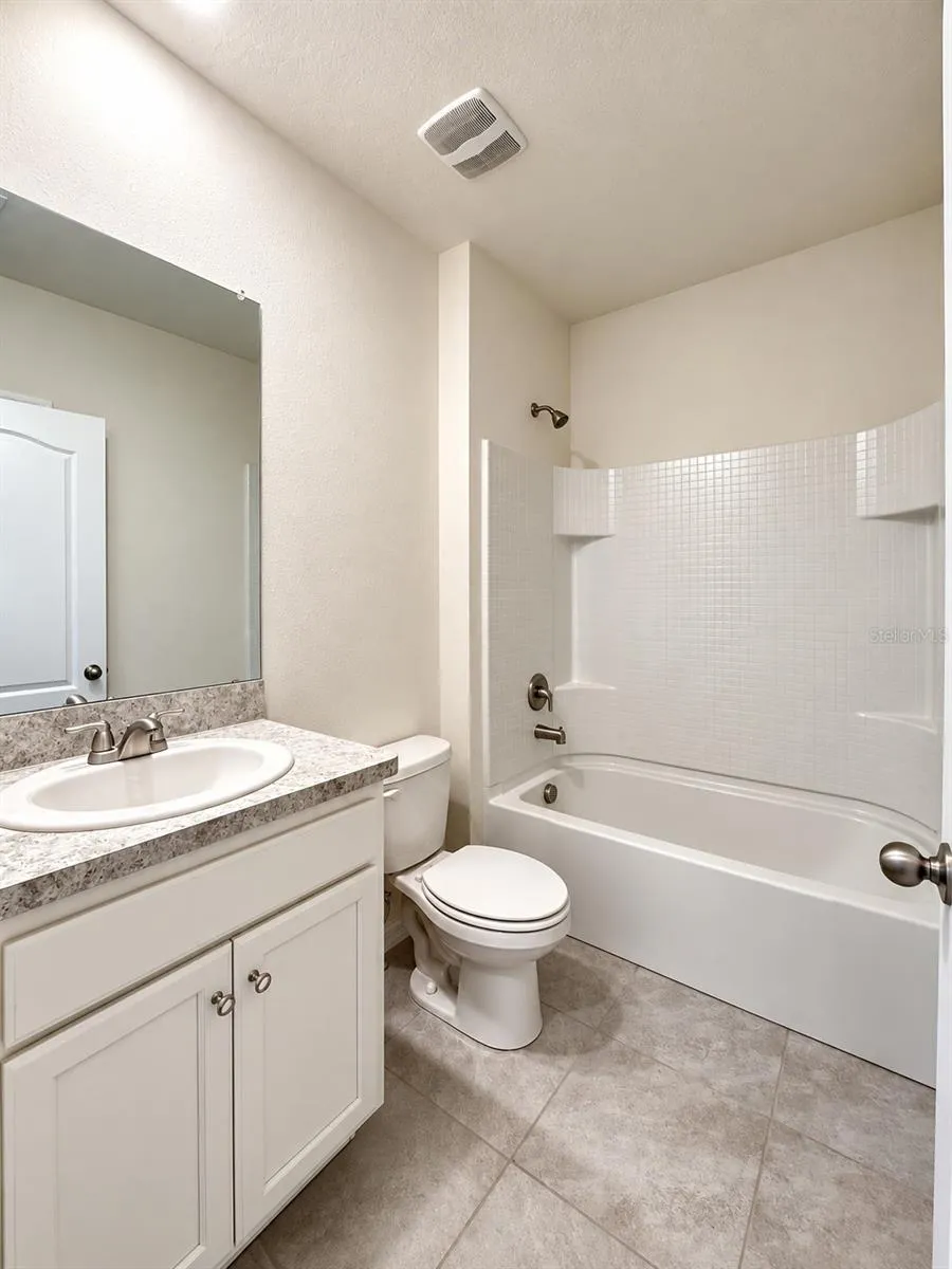 Full Bathroom #2