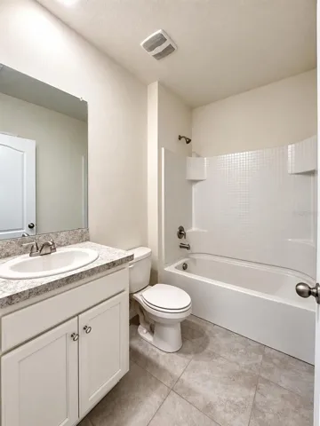 Full Bathroom #2