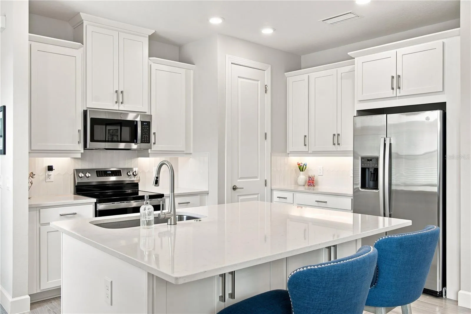 QUARTZ COUNTERS