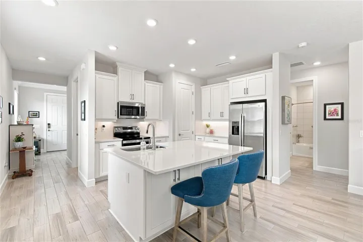 SPACIOUS KITCHEN