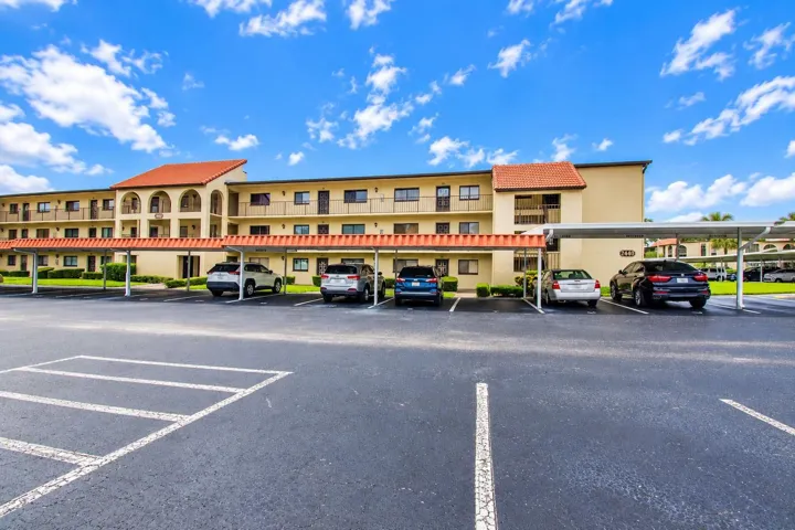 Exterior view of Casa Del Sol community.