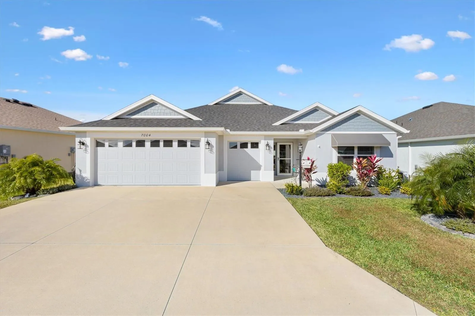 3/3 with 2 car plus golf car garage