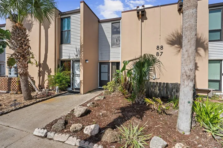 Welcome to Kingston Shores Unit #87!