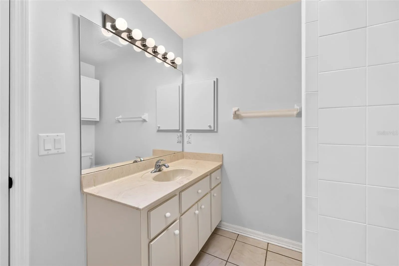 2nd bathroom