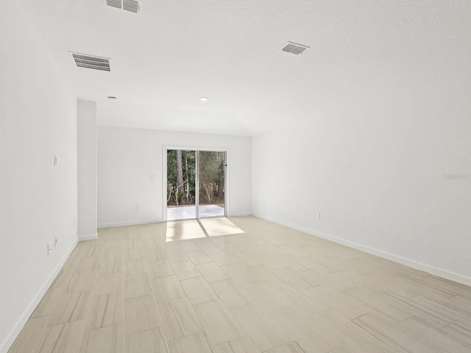 Photo is not of the actual home, but is an inspirational photo of builder’s model home and may depict options, furnishings, and/or decorator features that are not included