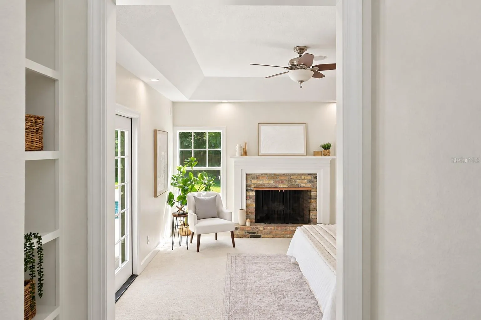 Private vestibule to Owner's suite