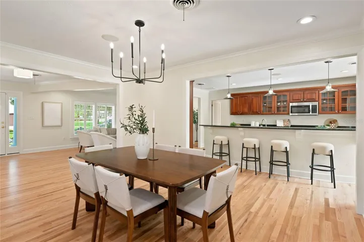 Dining to Kitchen