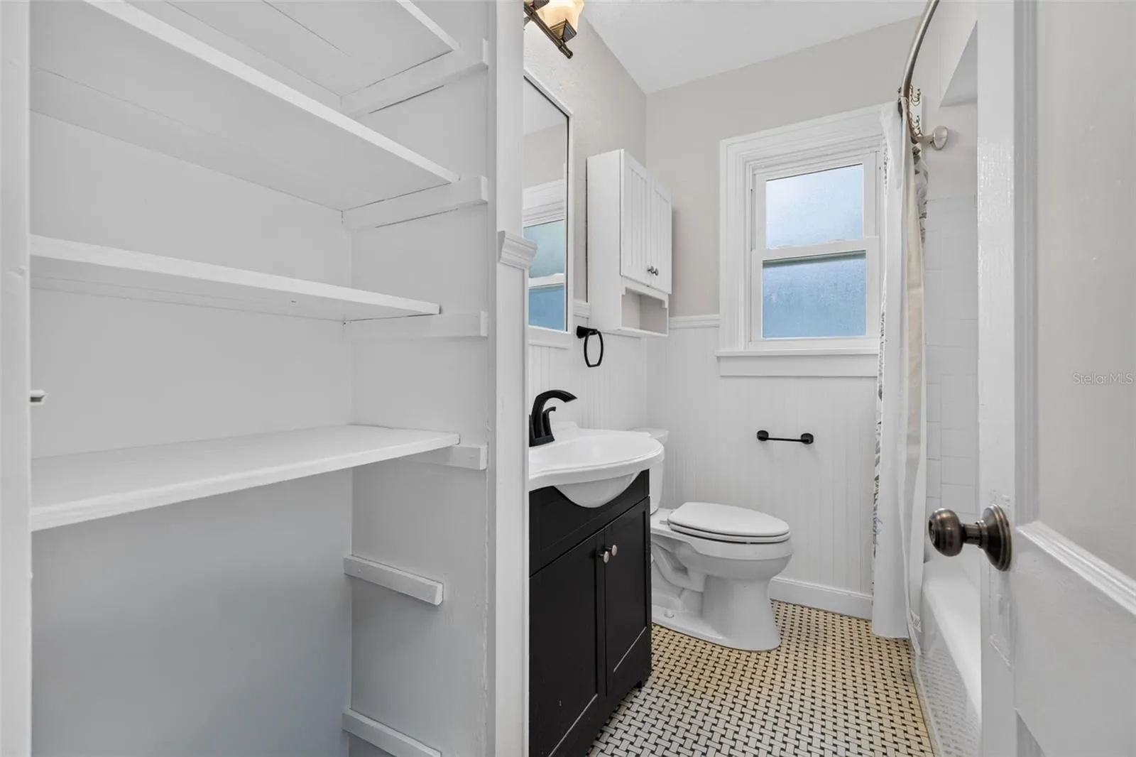Bath with Shower/Tub