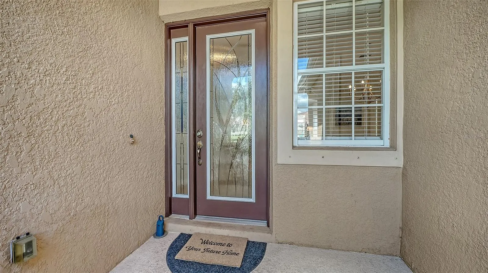 Screened in front entrance