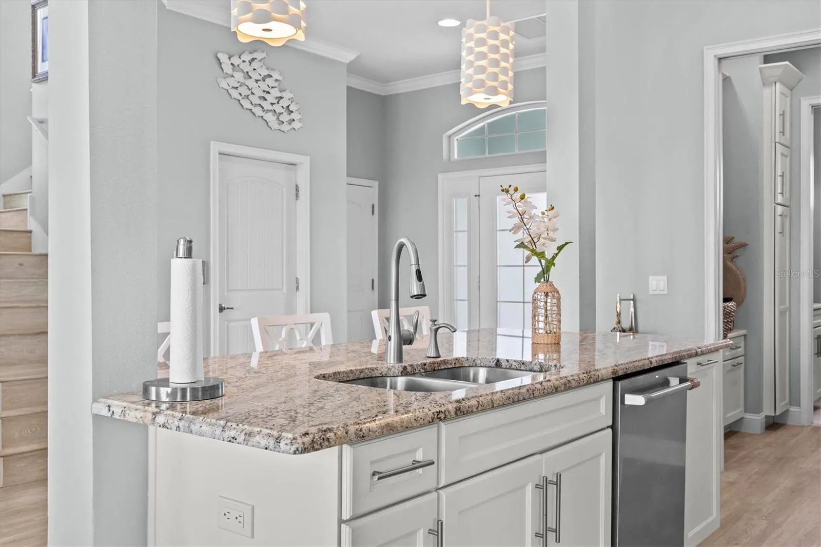 Breakfast Bar / Island