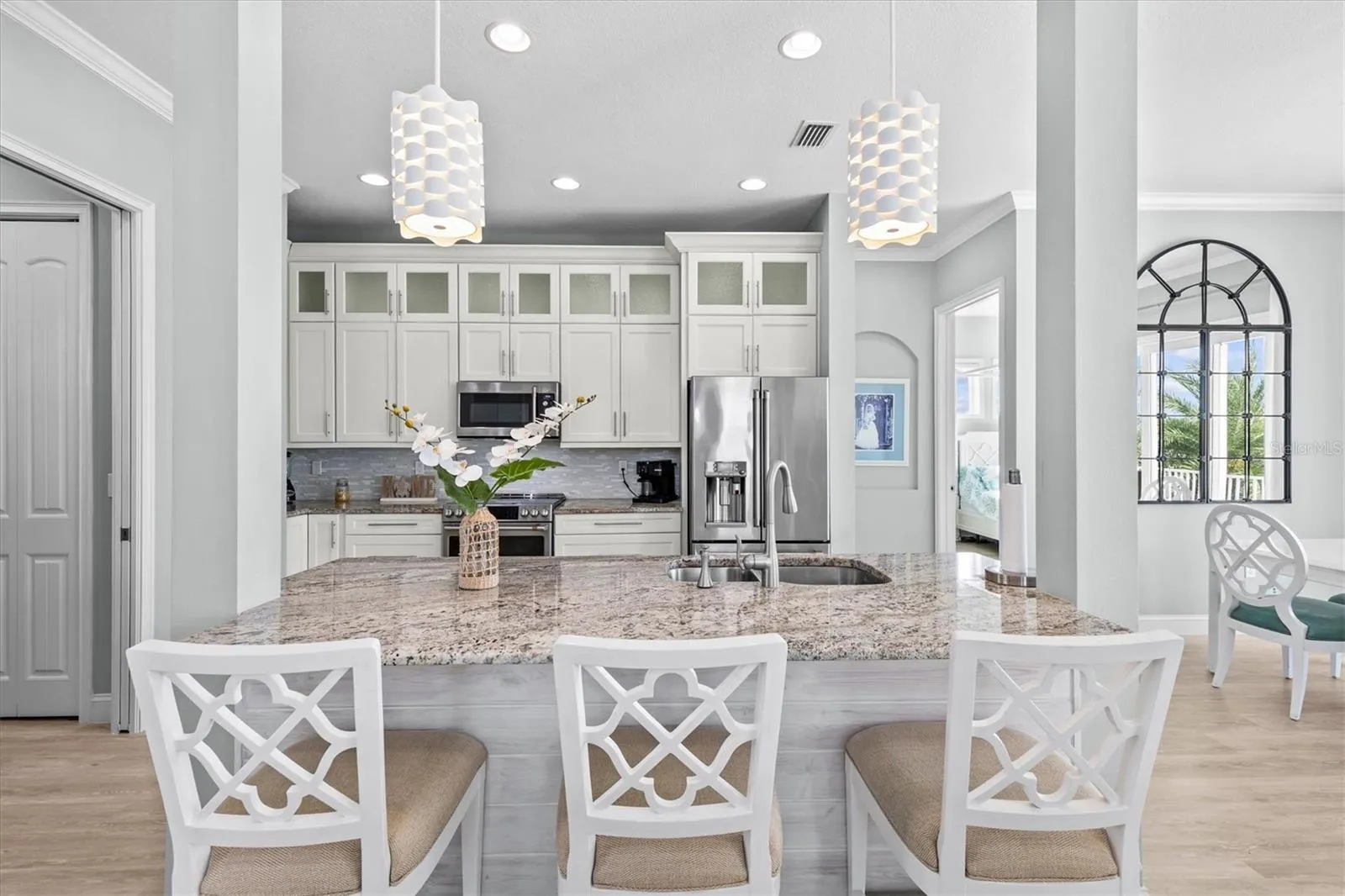 Breakfast Bar / Island