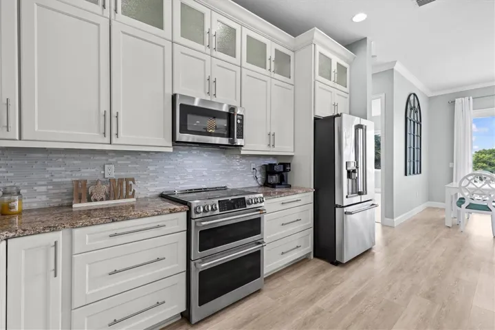 White Shaker Cabinets top Cabinets with Glass Doors