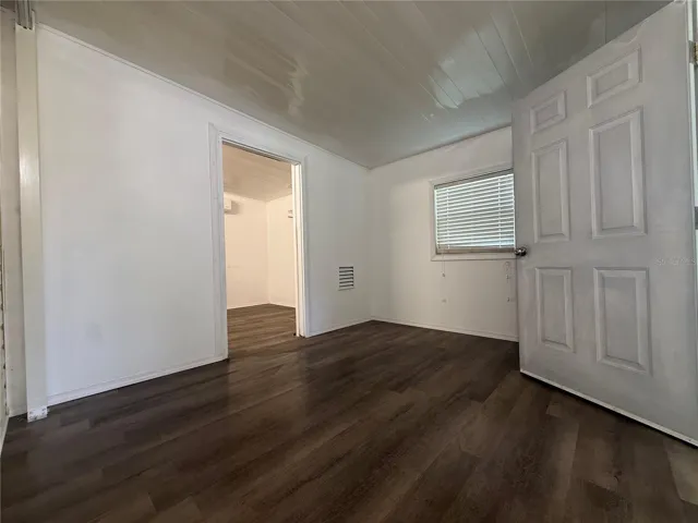 Bonus Room with private entrance