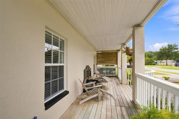 Ground floor front patio with fountain