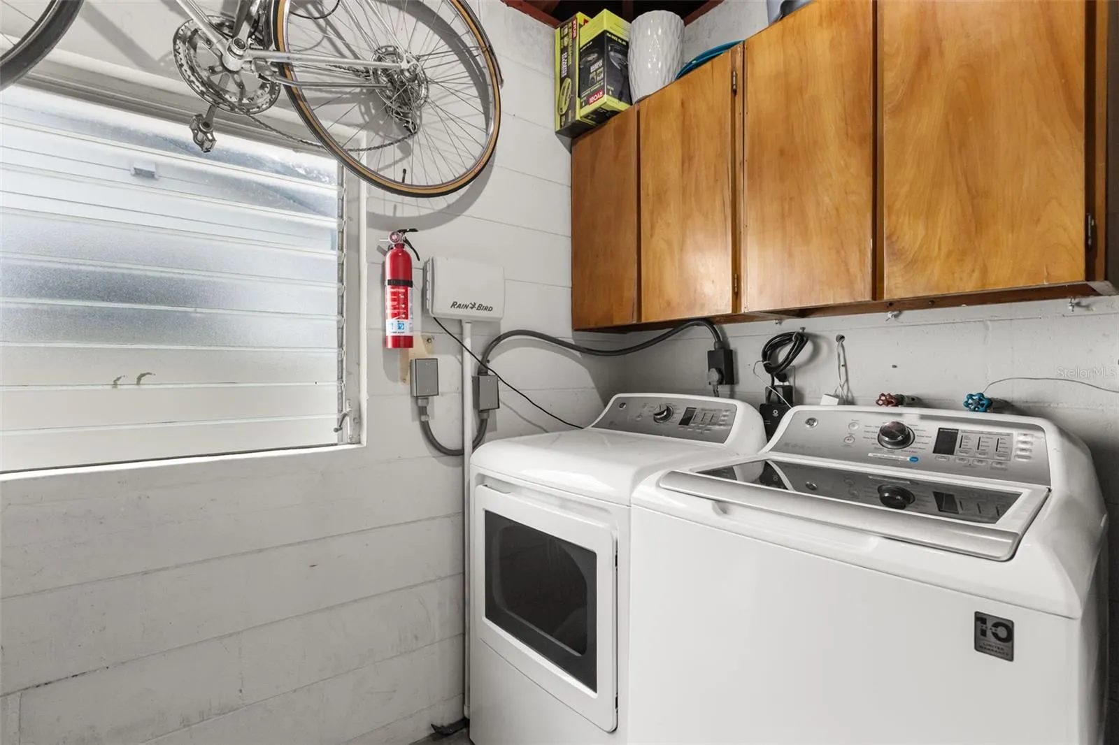 Washer and Dryer Hook up with extra storage space