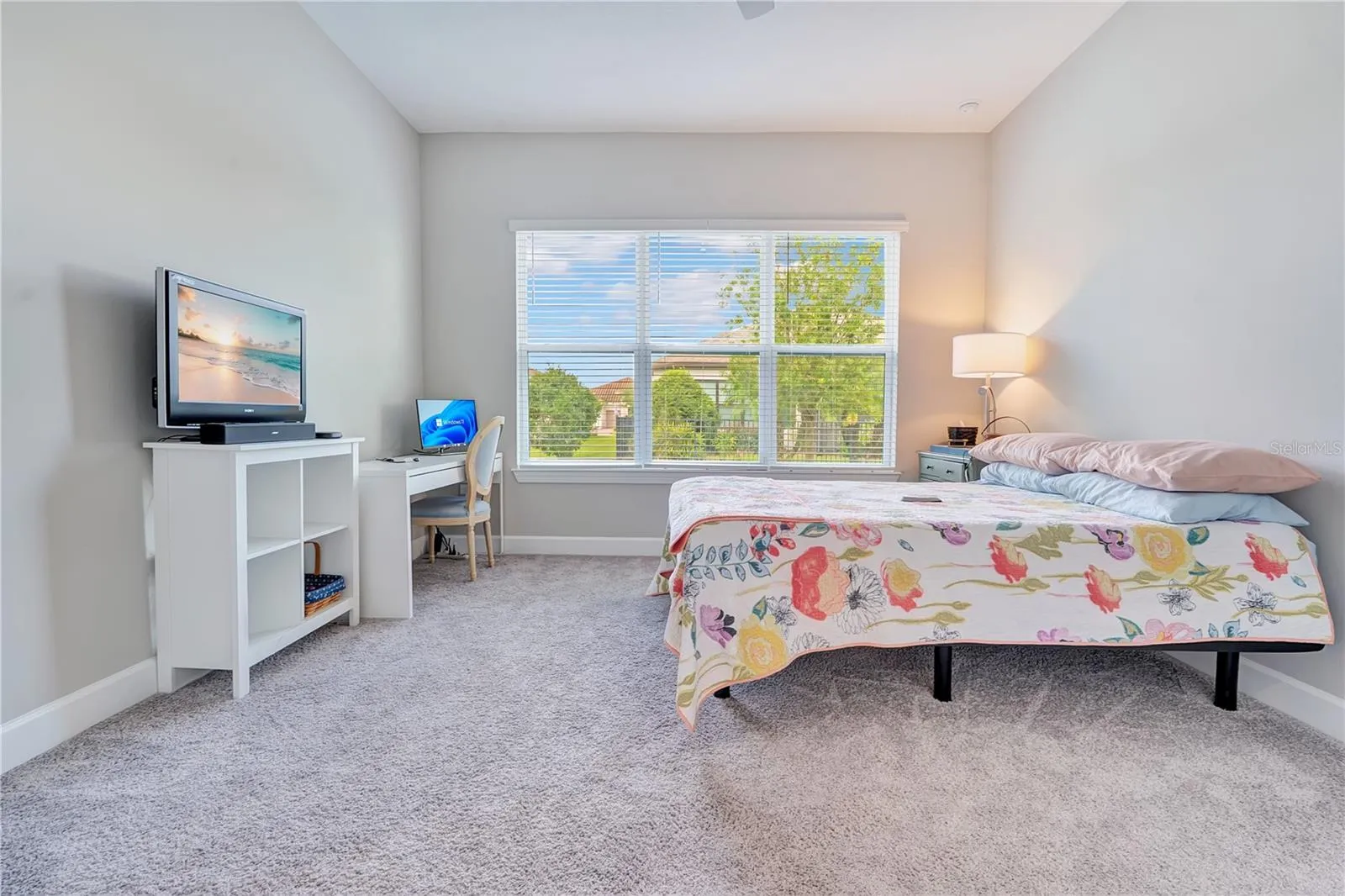 2nd bedroom - with full bathroom