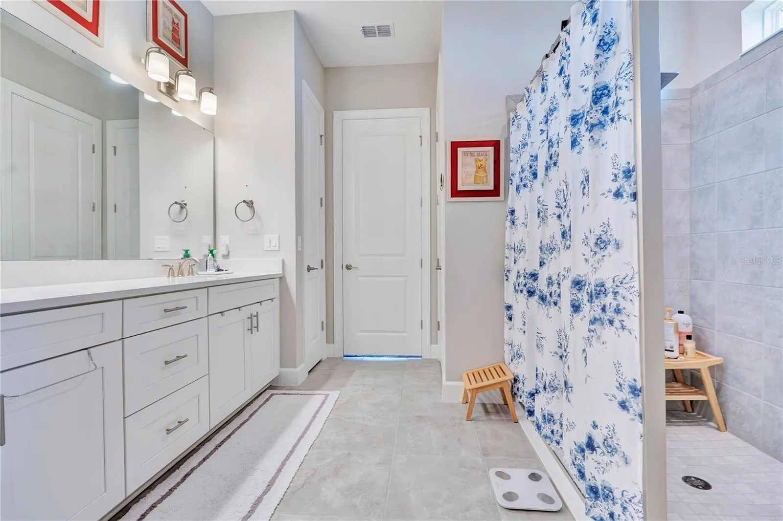 2nd bathroom