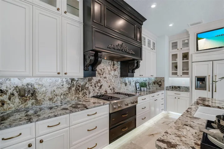 Main level Kitchen