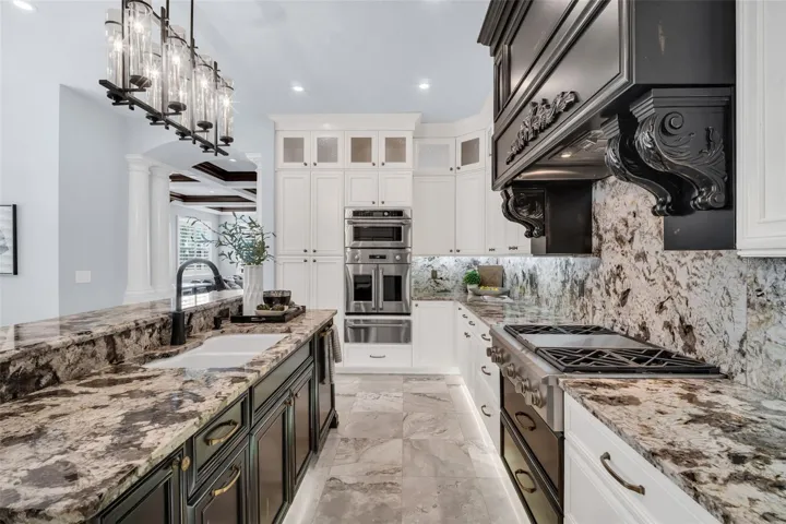 Main level Kitchen