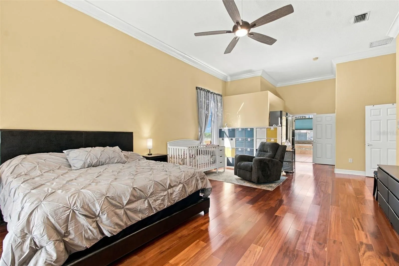 Spacious Primary Suite with Walk-In Closet &amp; EnSuite Bath