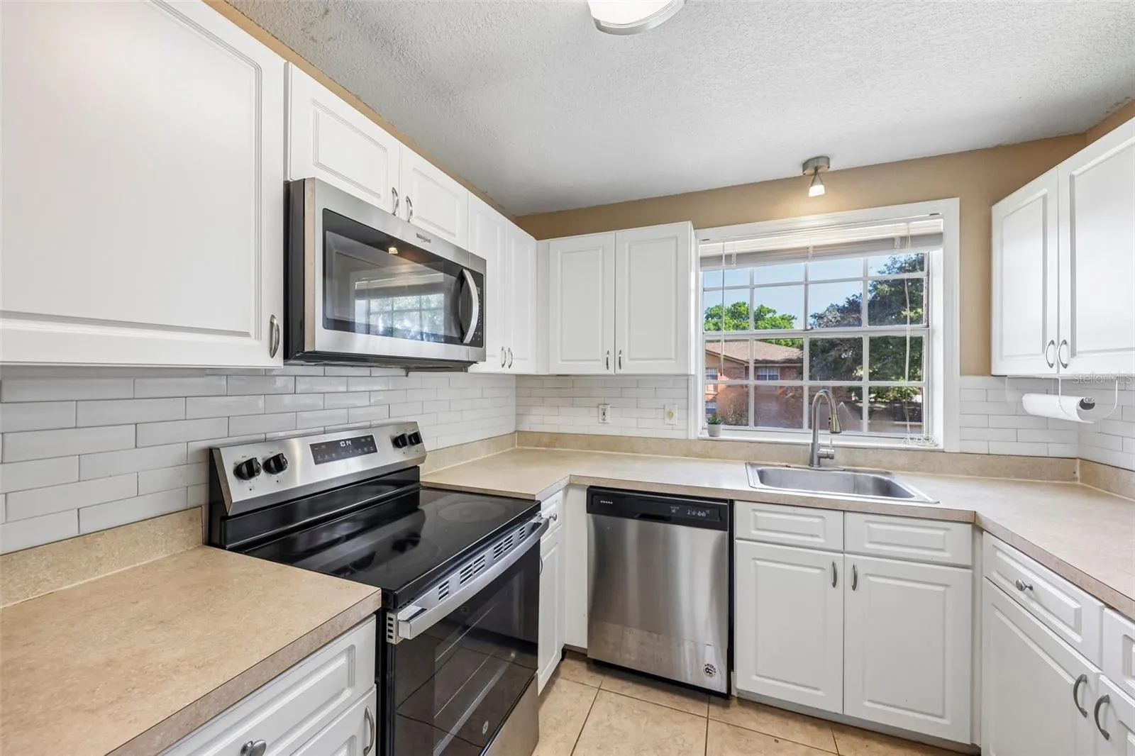 Plenty of kitchen counter space for cooking