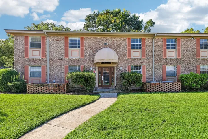 Welcome to the ease of condo living!