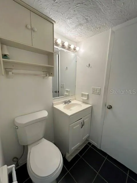 1st fl half bath