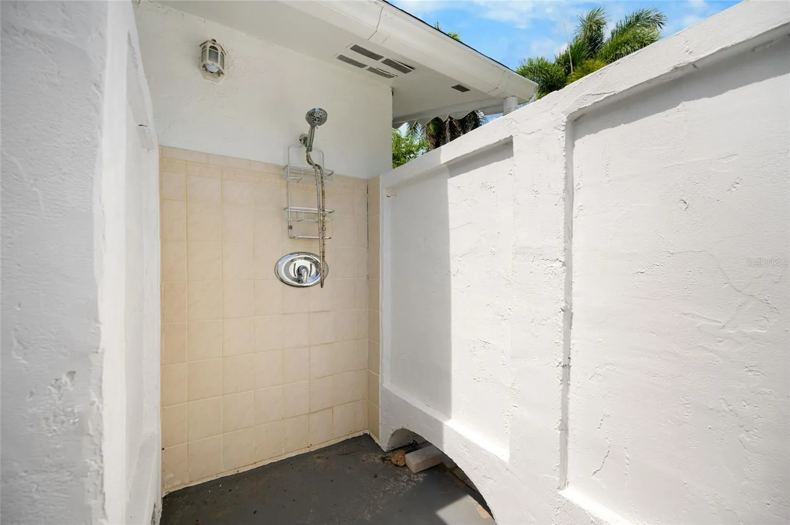 private outdoor shower
