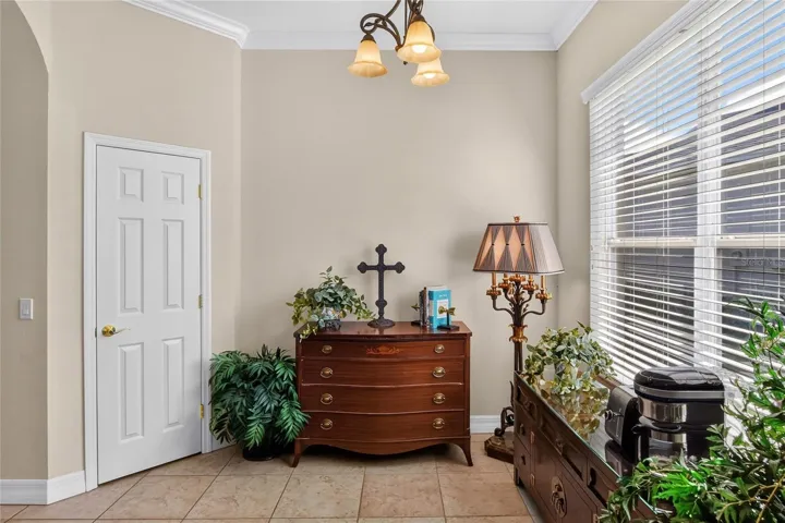 Breakfast Nook/Dinette