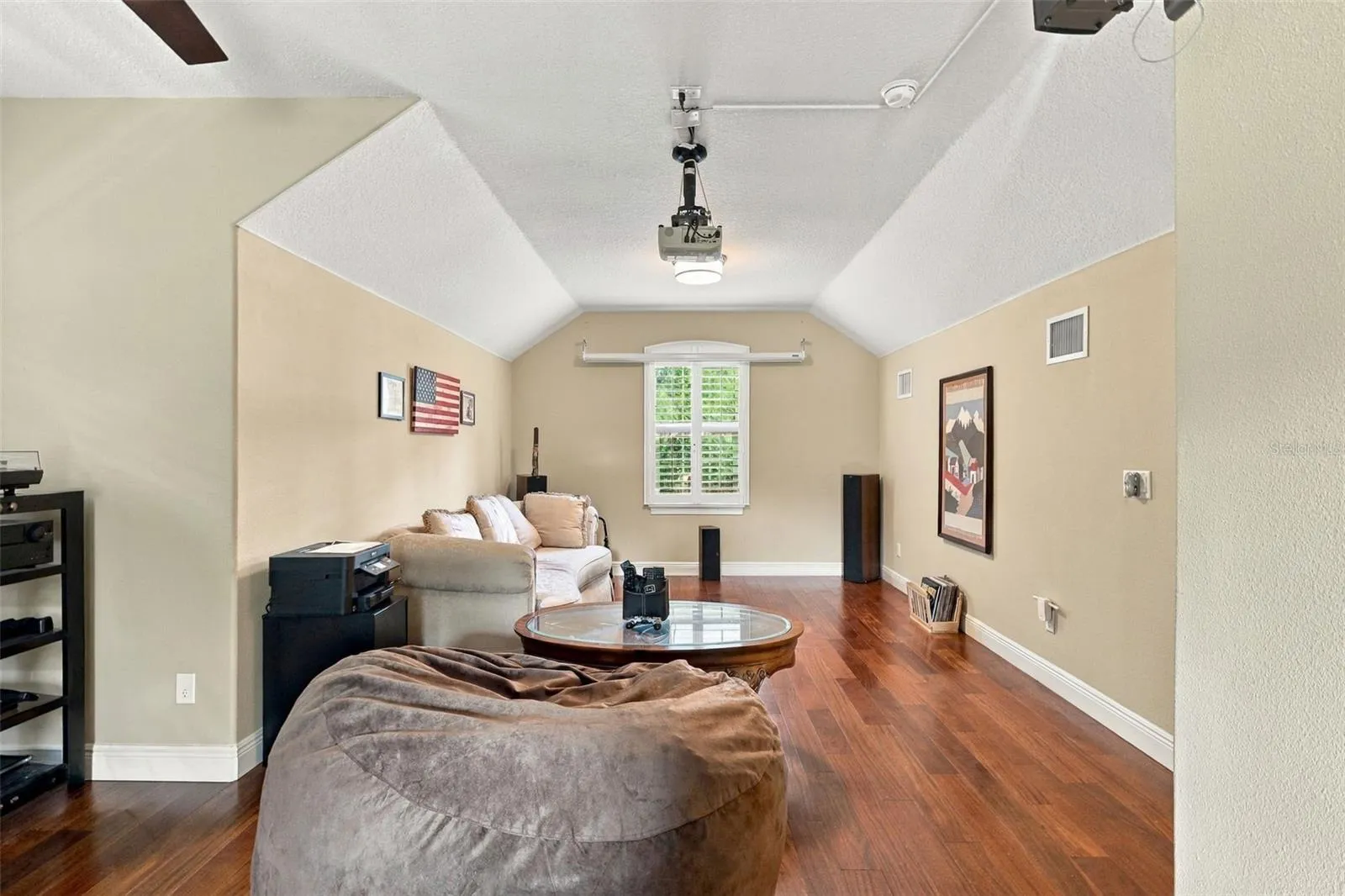 LOFT/BONUS ROOM