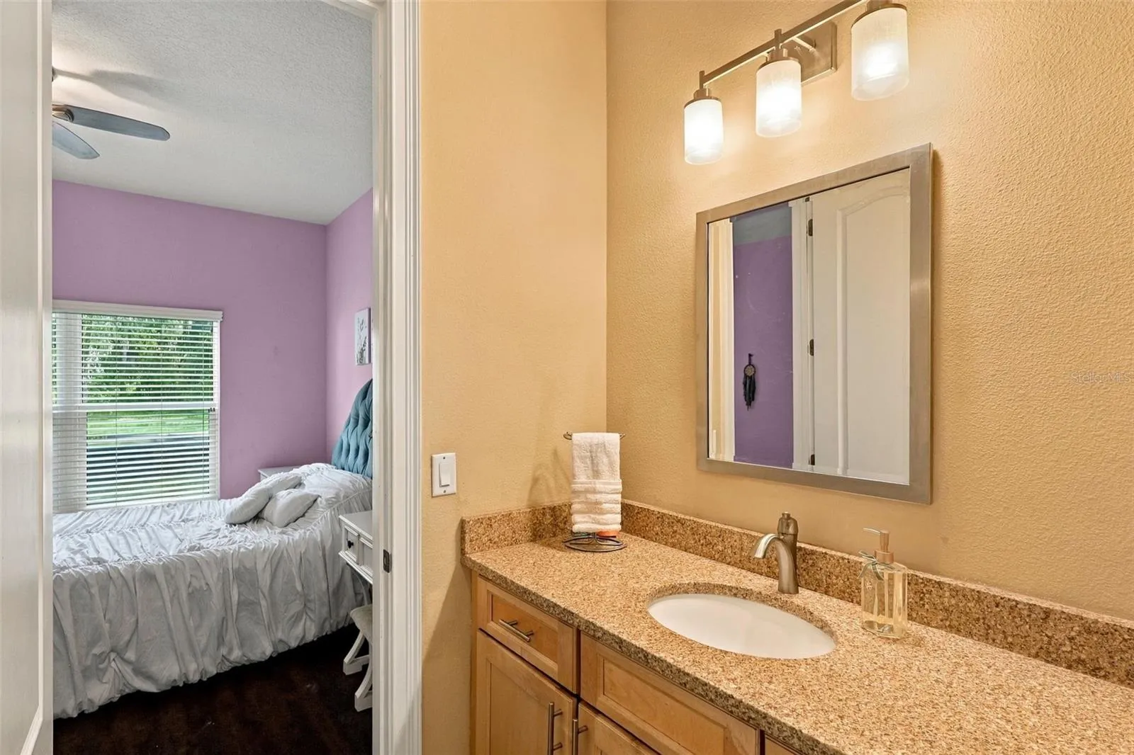 JACK N JILL BATHROOM