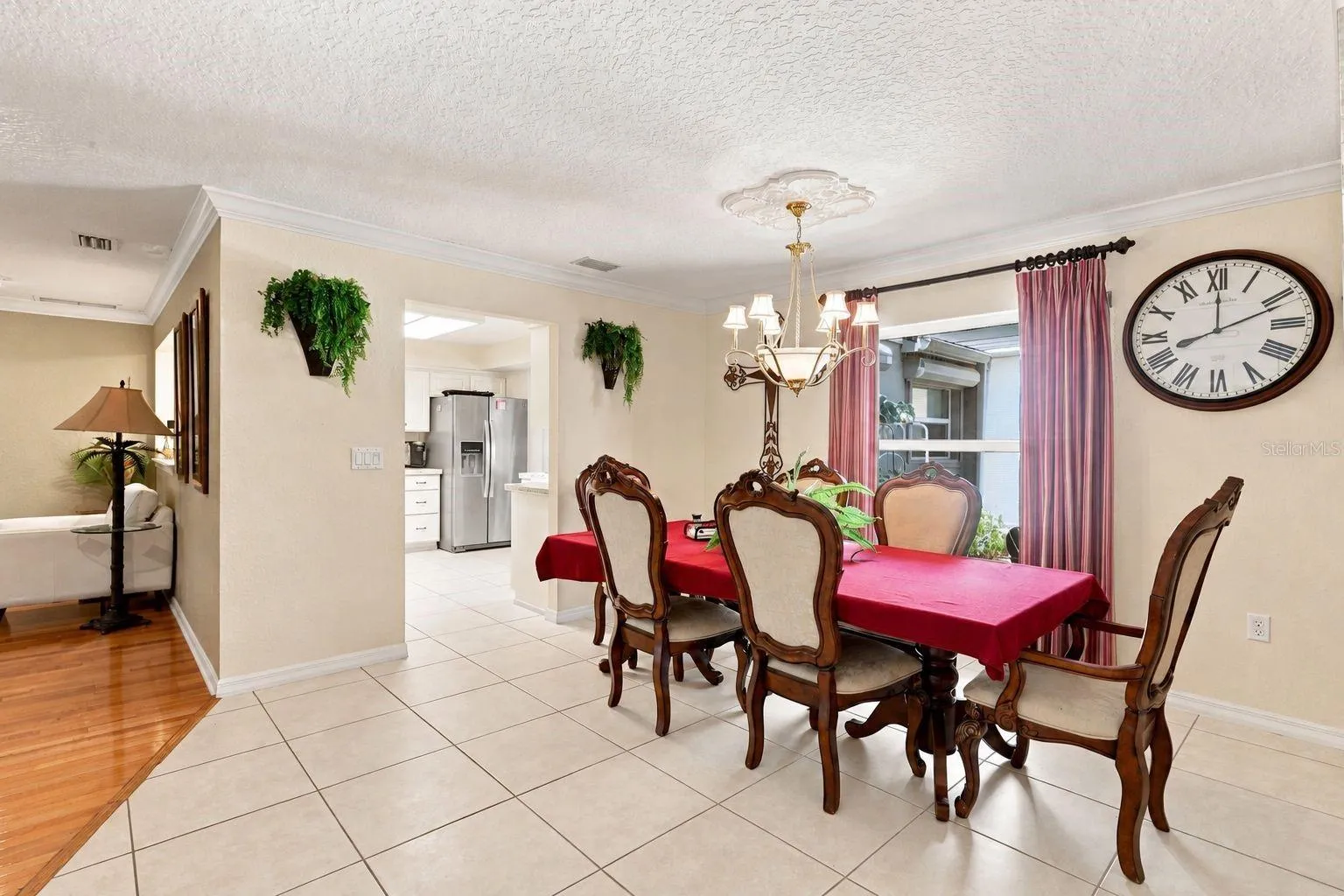 Dinning RoomVirtually Altered
