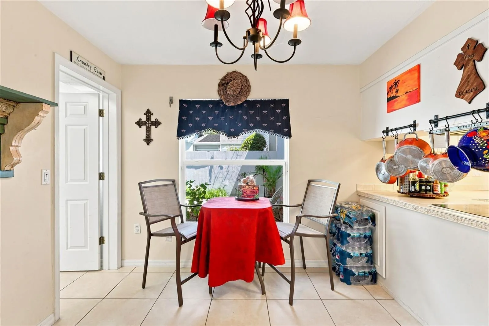 Eat-In Area of Kitchen