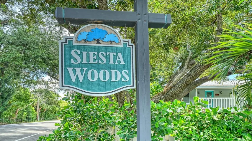 Welcome to Siesta Woods, a desirable Siesta Key neighborhood.