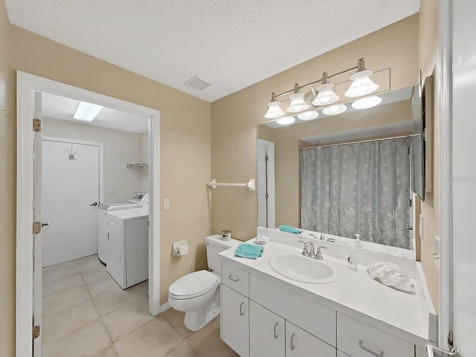 full hall bath