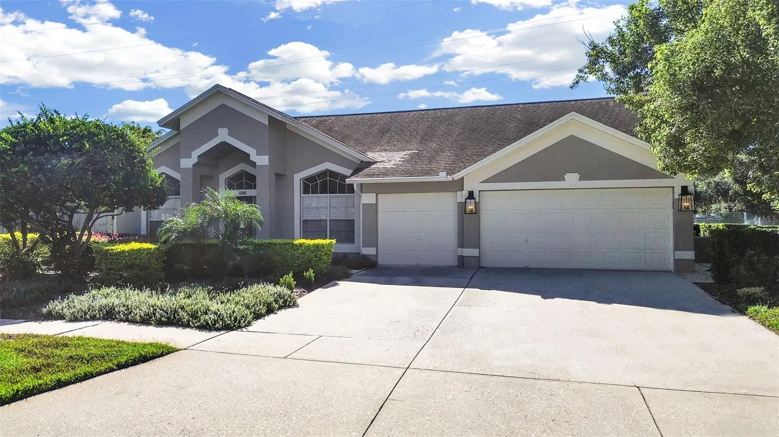 gorgeous M/I built home, 4br/2ba, 3 car garage, inground caged pool near the park
