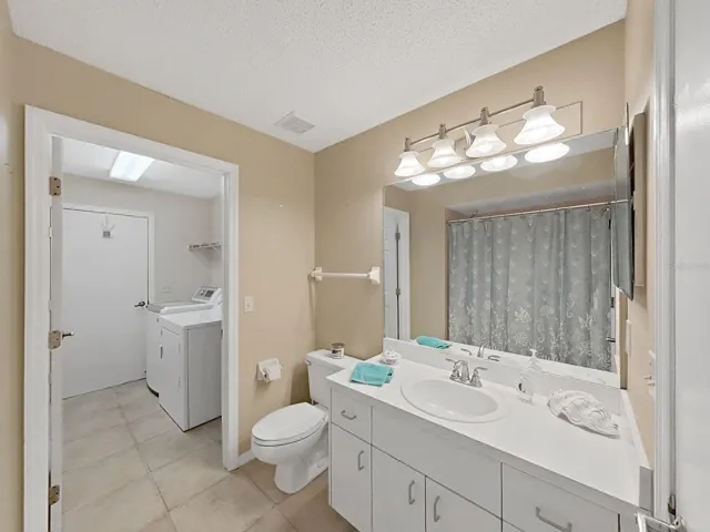 full hall bath
