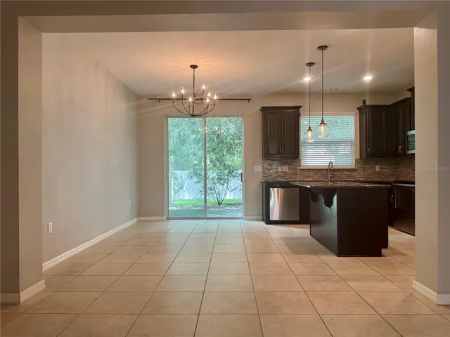 Kitchen & Dining Area