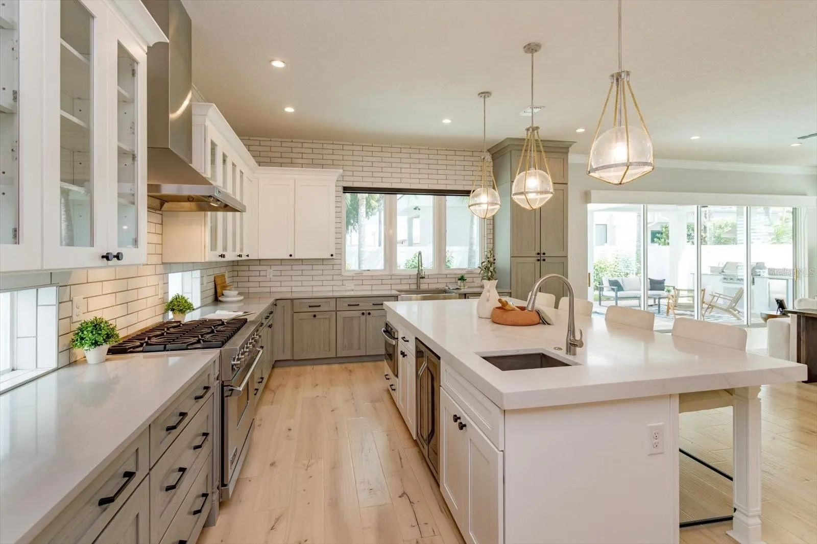 Viking appliance package and quartz counter tops