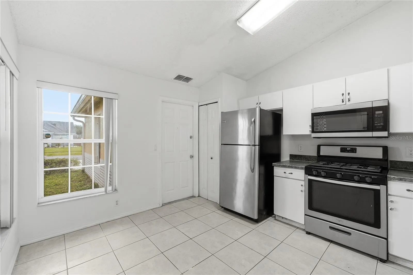 Bring your ideas and make this kitchen your own